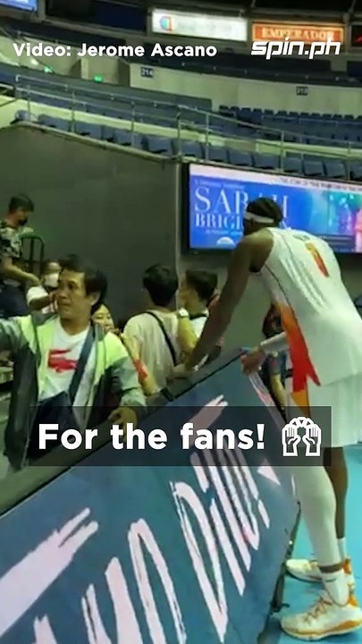 LOOK: NorthPort import Prince Ibeh takes selfies with fans after Batang Pier win on Wednesday