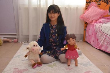 KANSERİ 3 KEZ YENMEYİ BAŞARAN SARYA ZEYNEP, DİĞER HASTALARA UMUT OLUYOR