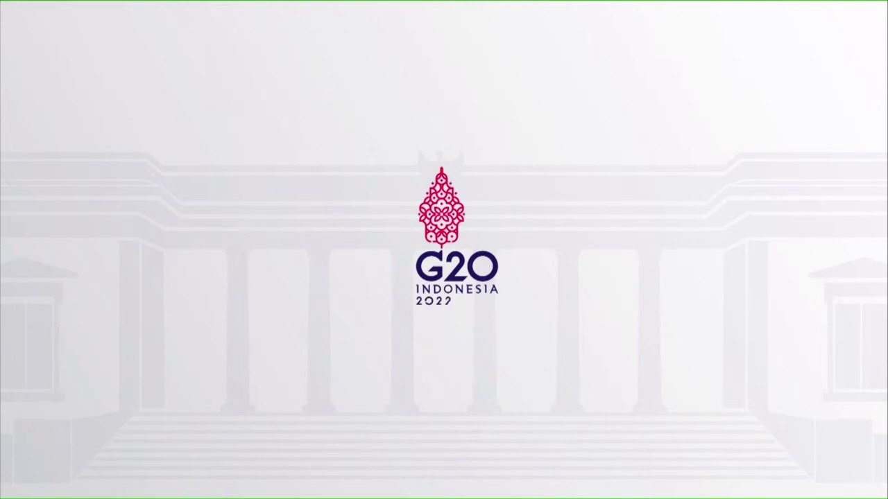 Jokowi Presiden Indonesia menyaksikan pameran indo defence 2022 expo forum jakarta 2 november-2022