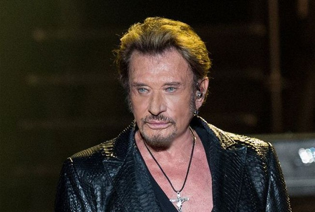 Johnny Hallyday : son petit-fils Cameron est son sosie… Le beau jeune homme de 18 ans apparaît sur une rare photo