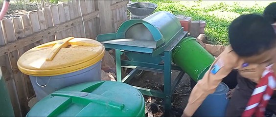 Pengolahan Sampah Daun Kering di SMPN 2 Genteng