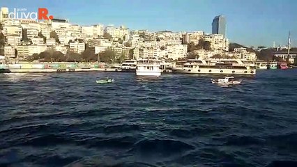 Teknesinde saat 09.05'de saygı duruşunda bulundu