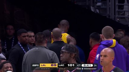 LeBron injured as Lakers beaten by Clippers