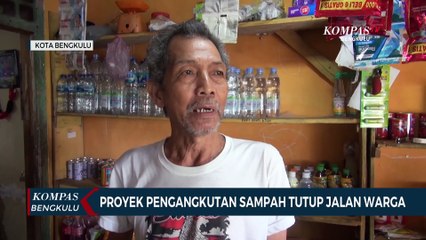 Proyek Pengangkutan Sampah Tutup Jalan Warga