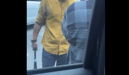 Diduga Perkara Parkir, Pria Ini Dipukul Pakai Tongkat Baseball