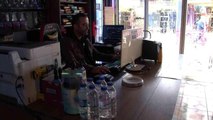 Ümraniye'de internet kafede sadaka kutusu hırsızlığı kamerada