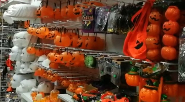 Napoli - Sequestrati 750mila articoli contraffatti e pericolosi per la salute (10.11.22)