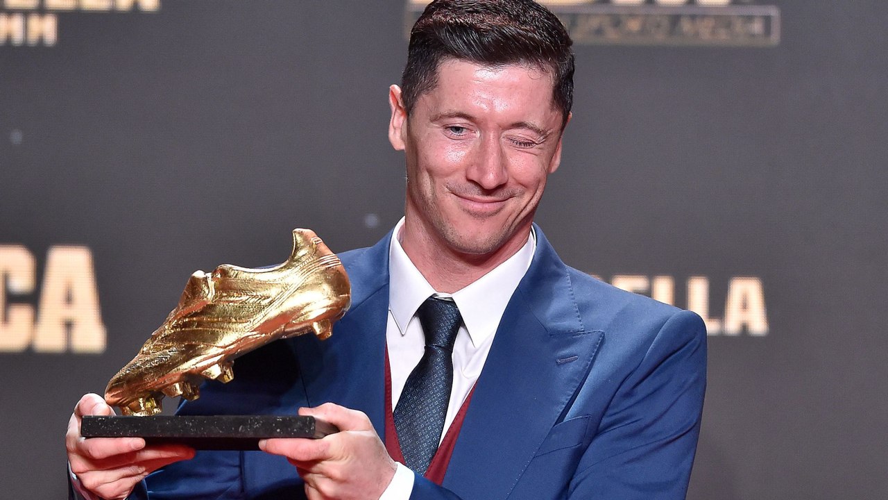 Preisverleihung im Video: Lewandowski erhält den 'Golden Shoe' 2022