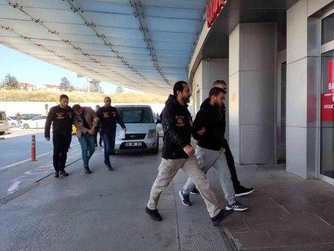 Arkadaş cinayetinin şüphelileri sağlık kontrolünden geçirildi