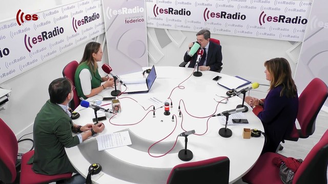 Crónica Rosa: Clara Chía, el posible motivo por el que Piqué ha cedido ante Shakira