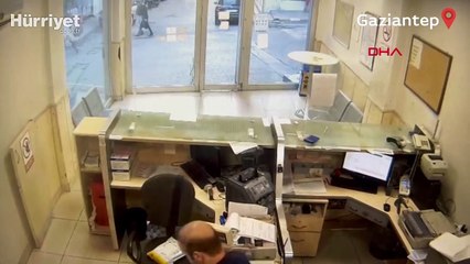 Silahlı PTT soygunu kamerada