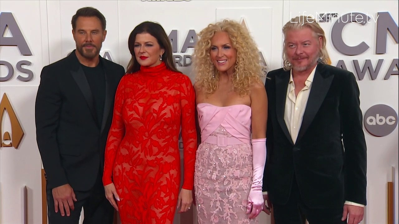 CMAs 2022 Red Carpet: Carrie Underwood, Luke Bryan, Katy Perry, and More