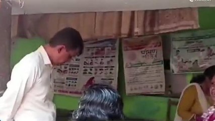 एक्शन में मुंगेर के डीएम, गांव-गांव पहुंचकर ले रहे योजनाओं का जायजा