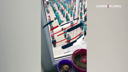 İstiklal Marşı'nı hissederek okuyan küçük çocuğun görüntülerine beğeni yağdı
