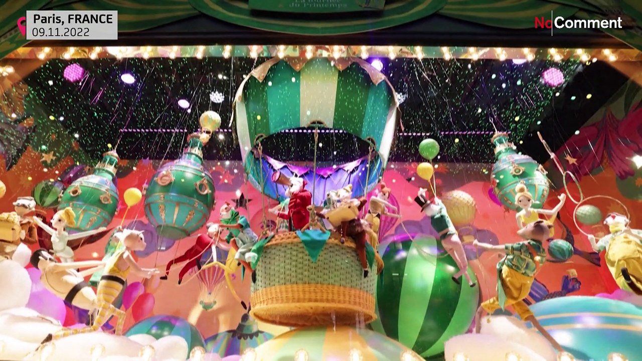 Weihnachtsschaufenster in Paris eröffnet