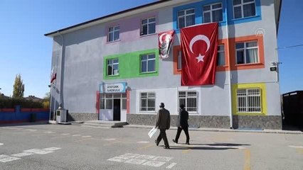 İlkokul öğrencileri, 2 yetimin bir yıllık masrafını üstlendi