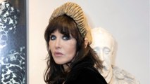 GALA VIDEO – Isabelle Adjani au naturel après une nuit difficile : son selfie enchante les internautes !