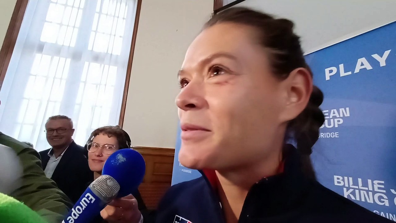 Billie Jean King Cup 2022 - Chloé Paquet : "On espère un jour suivre l'exemple de Caroline Garcia !"