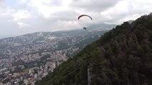 Lübnan'da yamaç paraşütüyle Azerbaycan bayrağı dalgalandırıldı