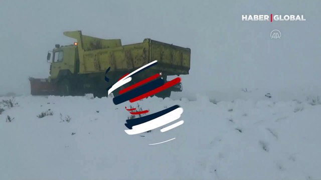 Görüntüler bugün çekildi! Kar kalınlığı 15 santimetreye ulaştı