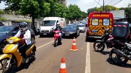 Motoboy fica ferido após colisão de trânsito no Centro
