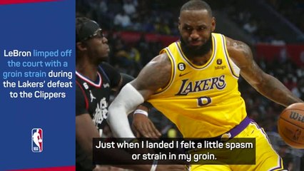 Скачать видео: LeBron limps off court during another loss - 'The body will let me know'