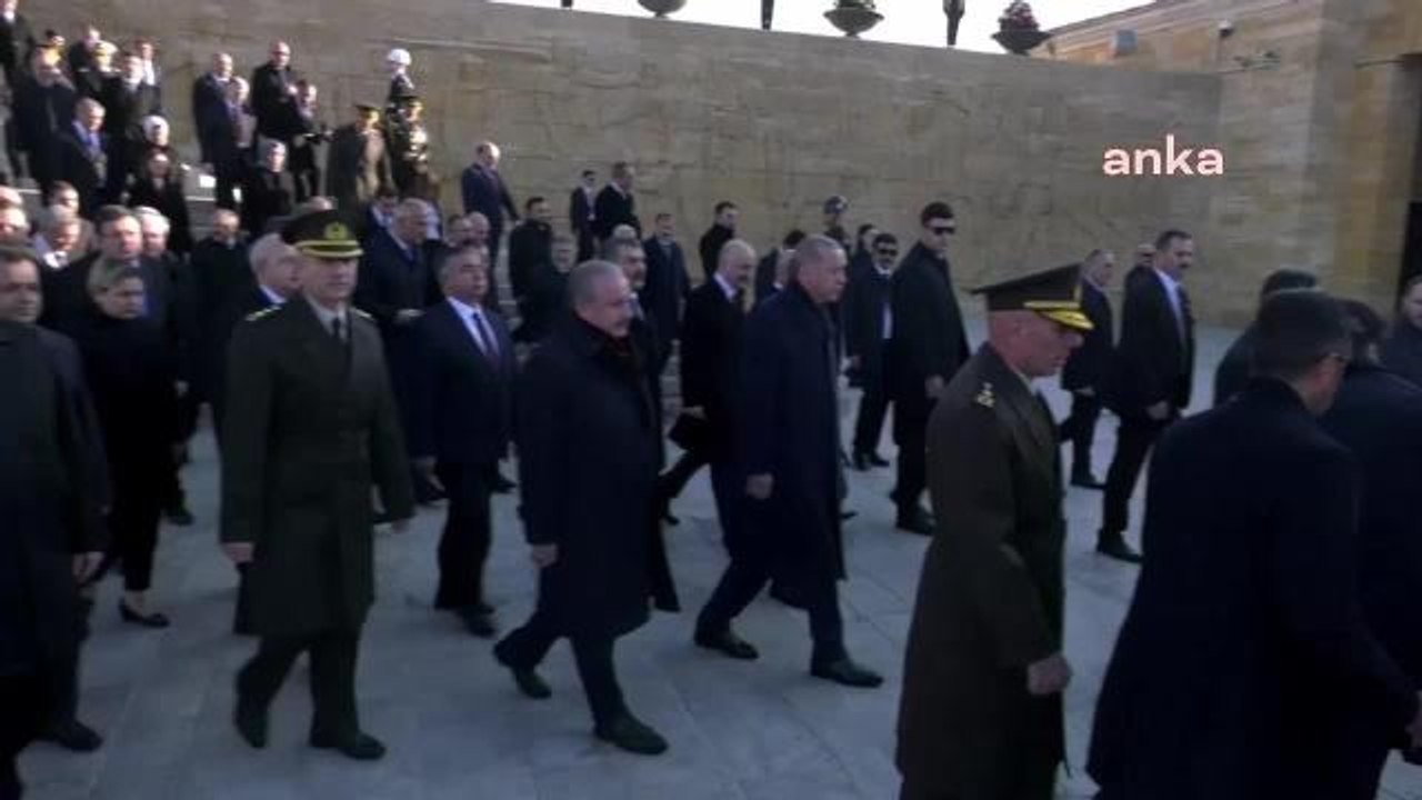 Tuncay Özkan'dan Anıtkabir'de 'Her Yer Tayyip, Her Yer Erdoğan' Sloganı Atılmasına Tepki: "Bu Vefasızlığa Yazıklar Olsun"