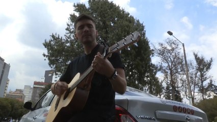 Taravesías y música, la historia de Álex Moreno en su viaje por Latinoamérica