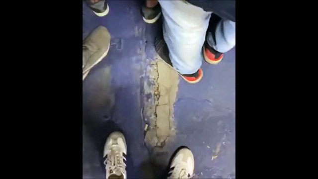 Quand les tribunes d'un stade de foot bougent de façon inquiétantes... Flippant