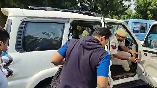 Gold smuggling : सिंगापुर से 21 बार कर चुके हैं गोल्ड तस्करी