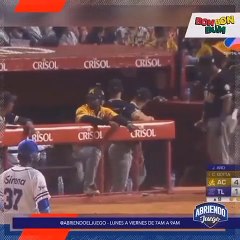 Fanáticos de la pelota arremeten contra Franklin Mirabal