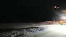 3 bin rakımlı Karabet Geçidi'nde kar yağışı