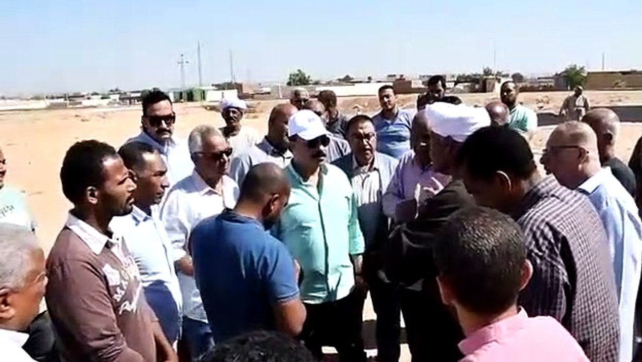 محافظ أسوان يتفقد "فارس" بعد إعلانها أفضل قرية صديقة للبيئة
