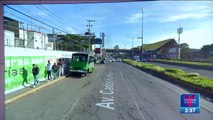 Peatones ven riesgo por banqueta de 60 centímetros en Av. Central, Ecatepec