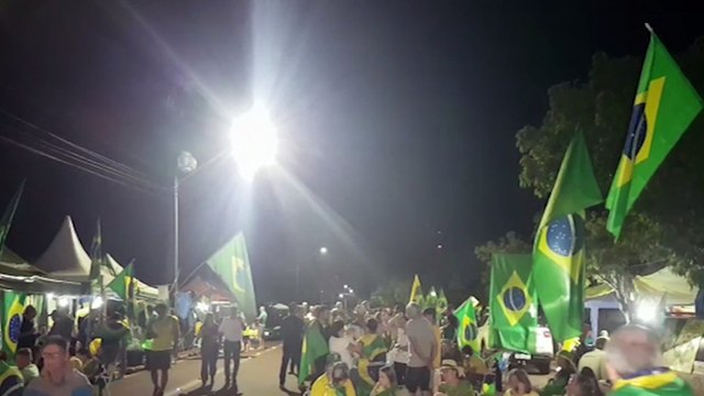 Manifestação a pedido de SOS Forças Armadas segue em Cascavel
