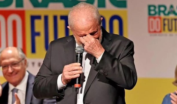 Se quando eu terminar esse mandato, cada brasileiro estiver tomando café, estiver almoçando e jantando, outra vez eu terei cumprido a missão da minha vida , disse o presidente eleito aos parlamentares na plateia