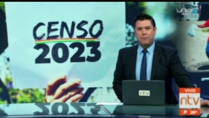 Erwin Sánchez preparando guiso de fideo para las ollas comunes
