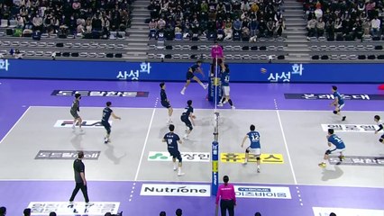 대한항공, 두 번 연속 현대캐피탈 완파 / YTN