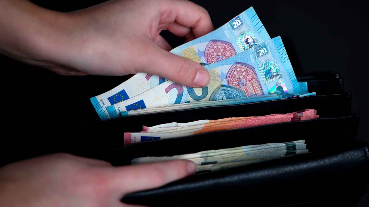 Kindergeld, Gaspreis, Einkommenssteuer: Diese Entlastungen erwarten uns!