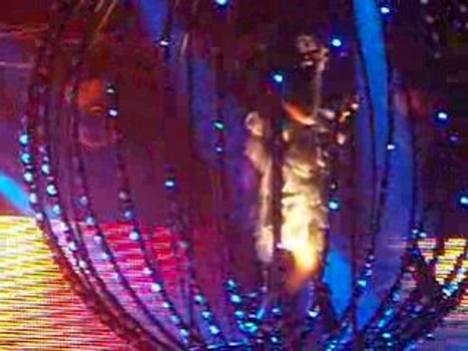 Jenifer s'en va dans la boule (lunatique live concert lyon)