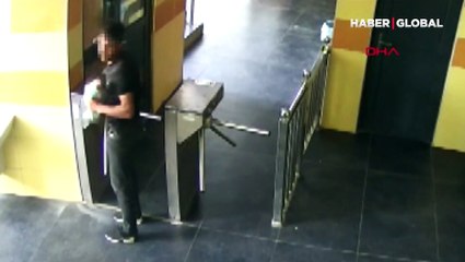 Akıllara durgunluk veren olay! Bir karışlık korkuluktan girdi, çıkarken pantolonu düştü +