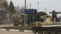 Rusya geri çekilme kararı almıştı! Ukrayna askerleri Herson'un merkezine bayraklarını astı