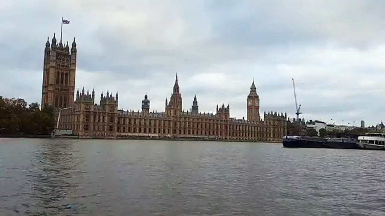 Big Ben volta a tocar em Londres