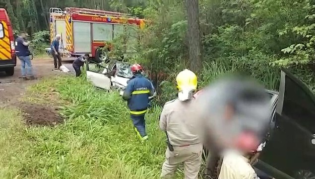 Idosa fica ferida após capotamento na rodovia PR-180 em Cascavel