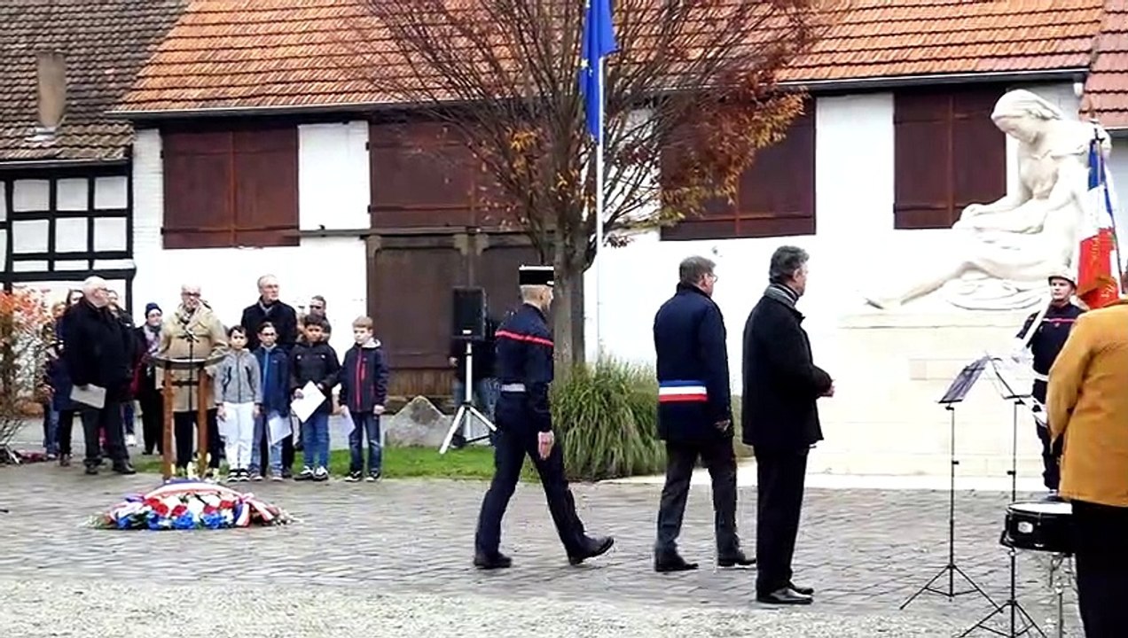Brumath hommage au monument aux morts 11 novembre 2022 par Etienne Wolf