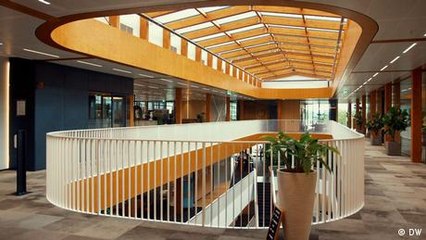 One building – two digital twins