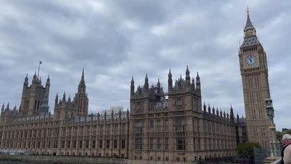 Big Ben'in çanları ateşkes anlaşmasının 104. yıl dönümünde 11 kez çaldı