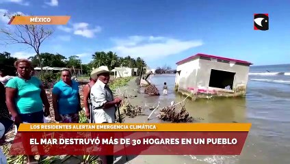 El mar destruyó más de 30 hogares en un pueblo