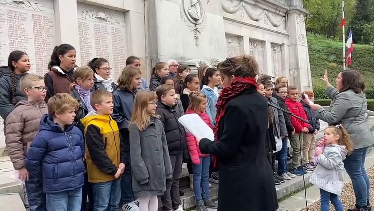 11 novembre : L'école Victor Hugo chante «Il faudrait leur dire» de Francis Cabrel