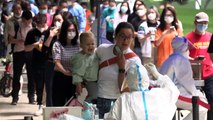 China relaja medidas anticovid y recorta cuarentena para viajeros